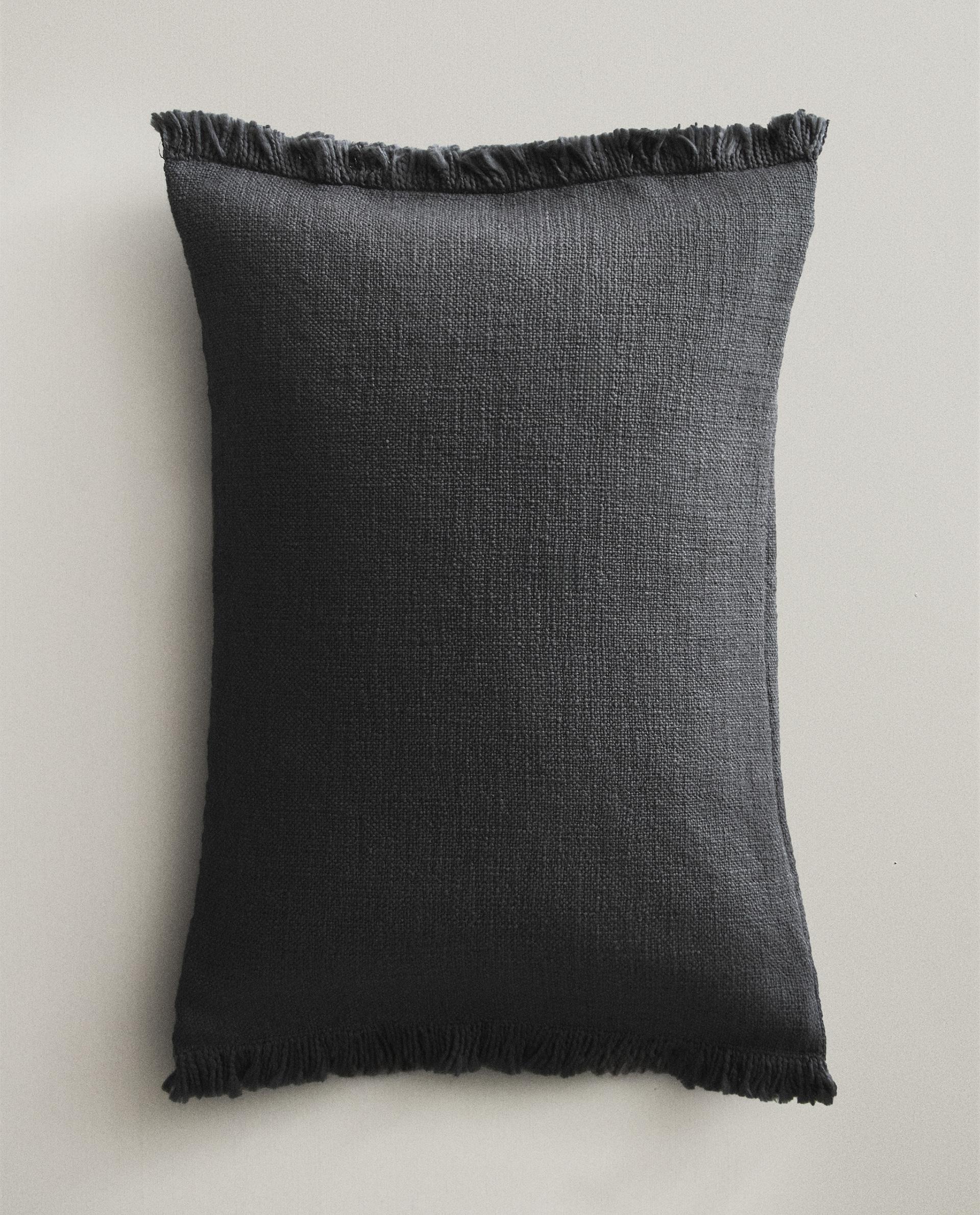 FRINGED CUSHION COVER FRINGED CUSHION COVER