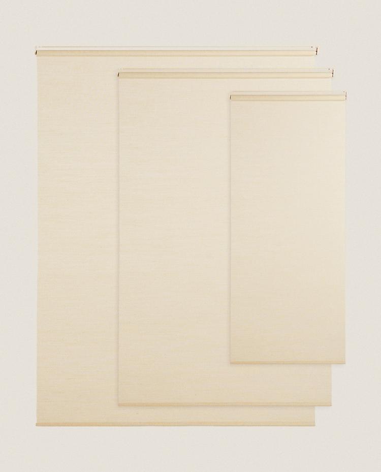 CURTAIN | JUTE ROLLER BLIND WITH MEDIUM OPACITY