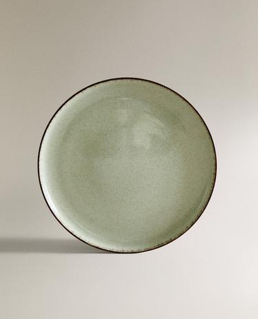 PORCELAIN DINNER PLATE WITH ANTIQUE FINISH RIM