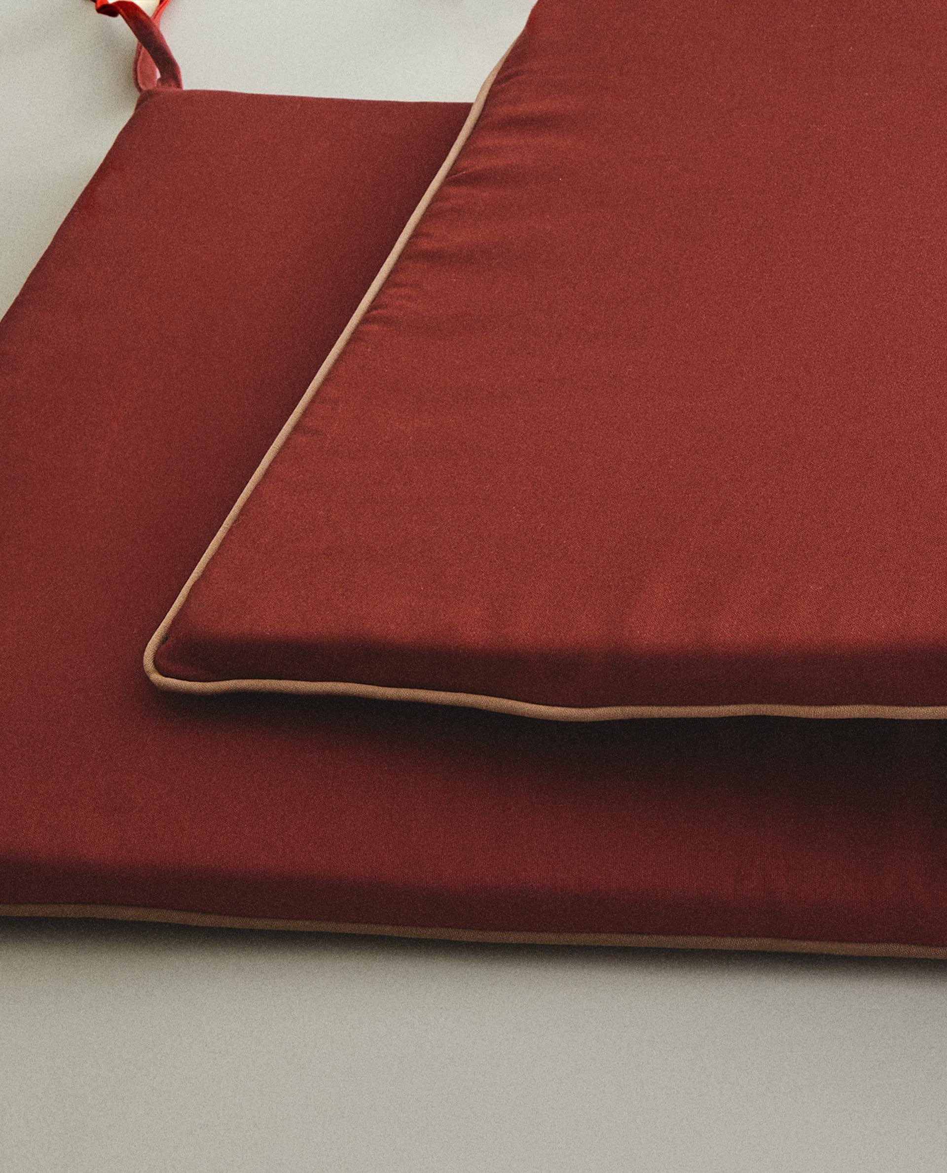 CONTRAST BENCH SEAT CUSHION CONTRAST BENCH SEAT CUSHION