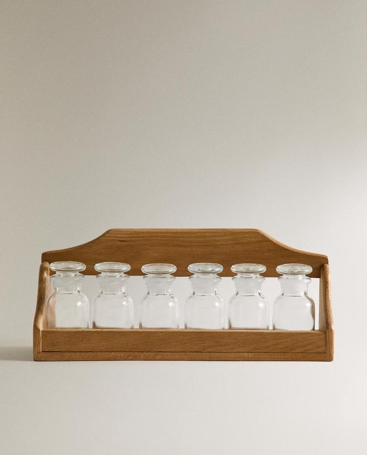 WOODEN SPICE RACK WITH GLASS JARS