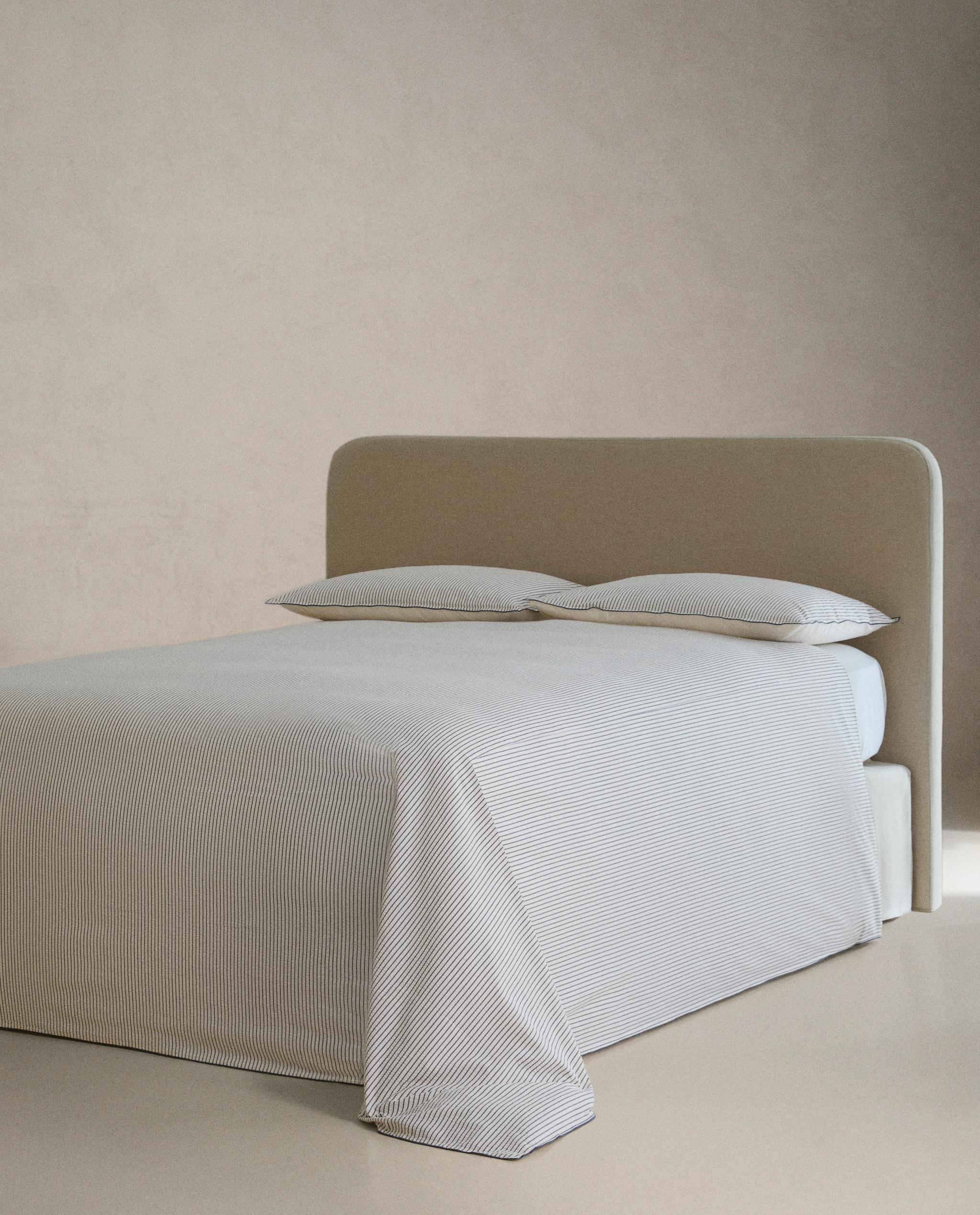 STRIPED SEERSUCKER DUVET COVER WITH PIPING product thumbnail 3