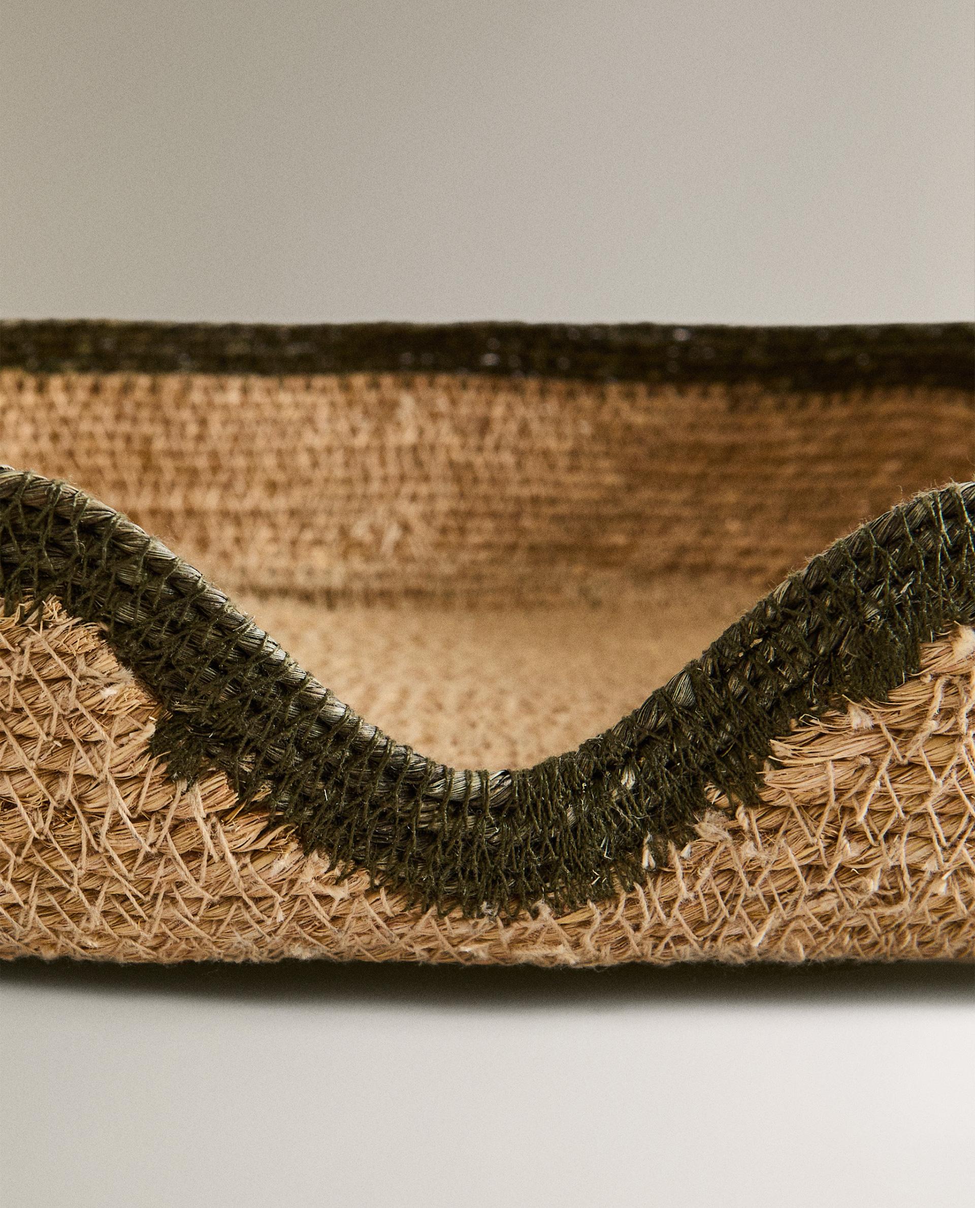 SEAGRASS NAPKIN HOLDER