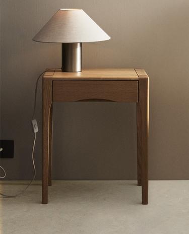 OAK BEDSIDE TABLE WITH DRAWER