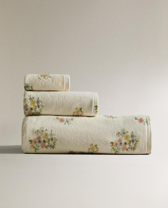 FLORAL PRINT VELOUR BATH TOWEL FLORAL PRINT VELOUR BATH TOWEL