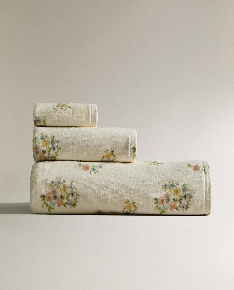 VELOUR FLORAL PRINT BATH TOWEL