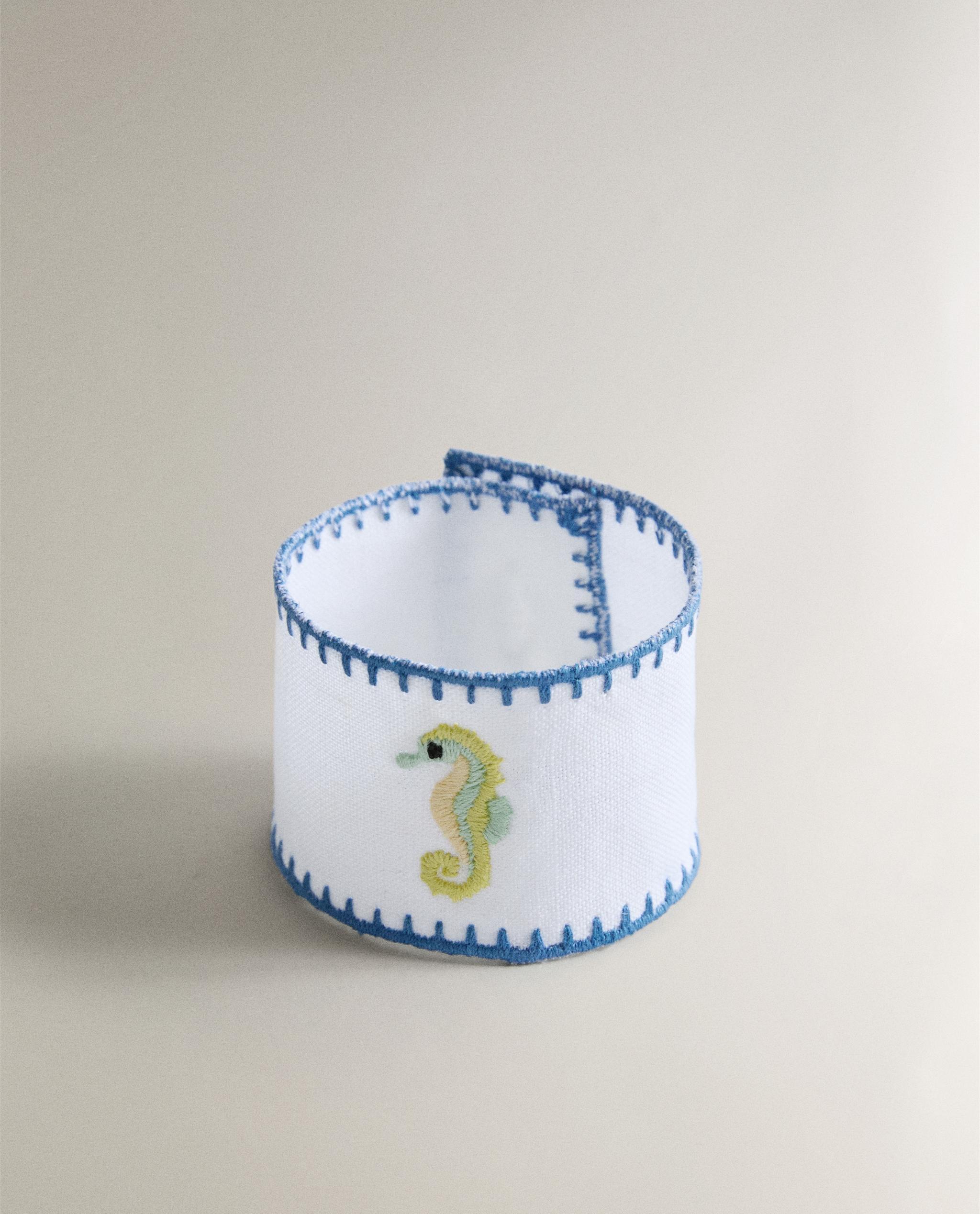 PACK OF RAMIE NAPKIN RINGS (PACK OF 4) product thumbnail 6