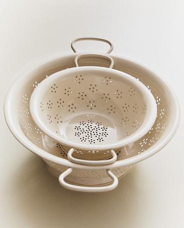 مصفاة مطبخ بتصميم زهرة