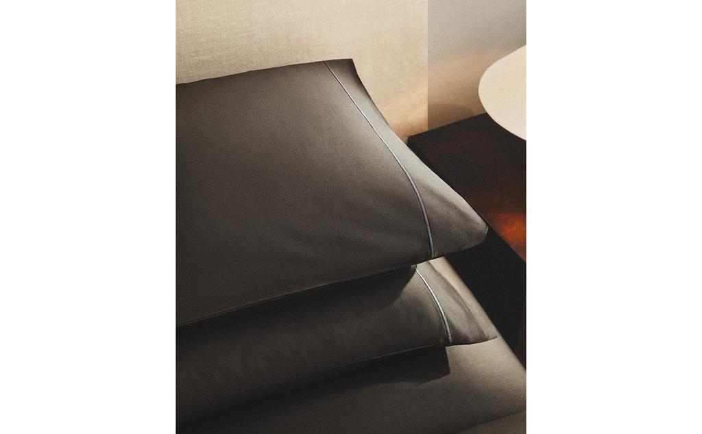 SATEEN PILLOWCASE WITH TRIM (300 THREAD COUNT)