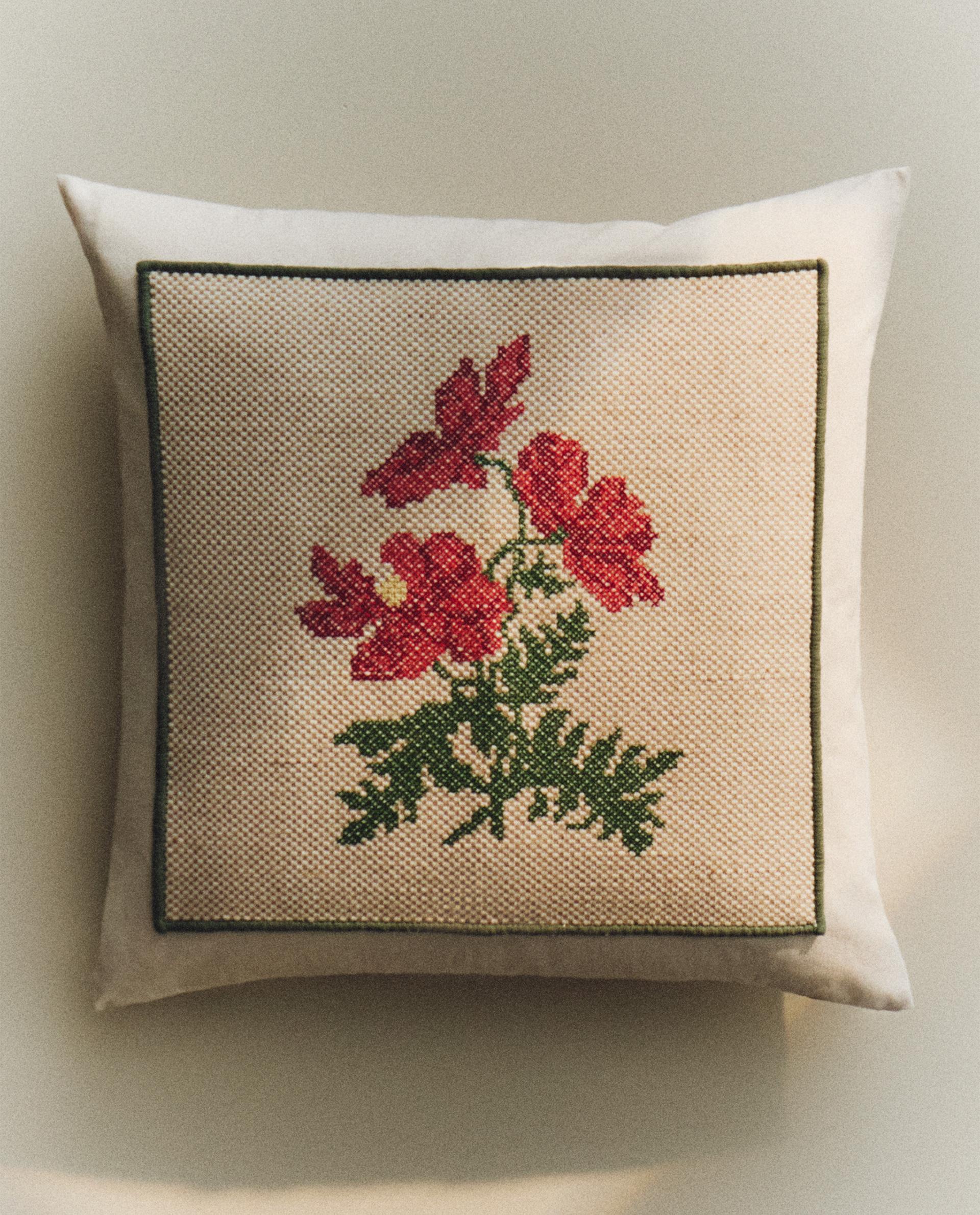 花の刺繍 クッションカバー | Zara Home 日本/Japan