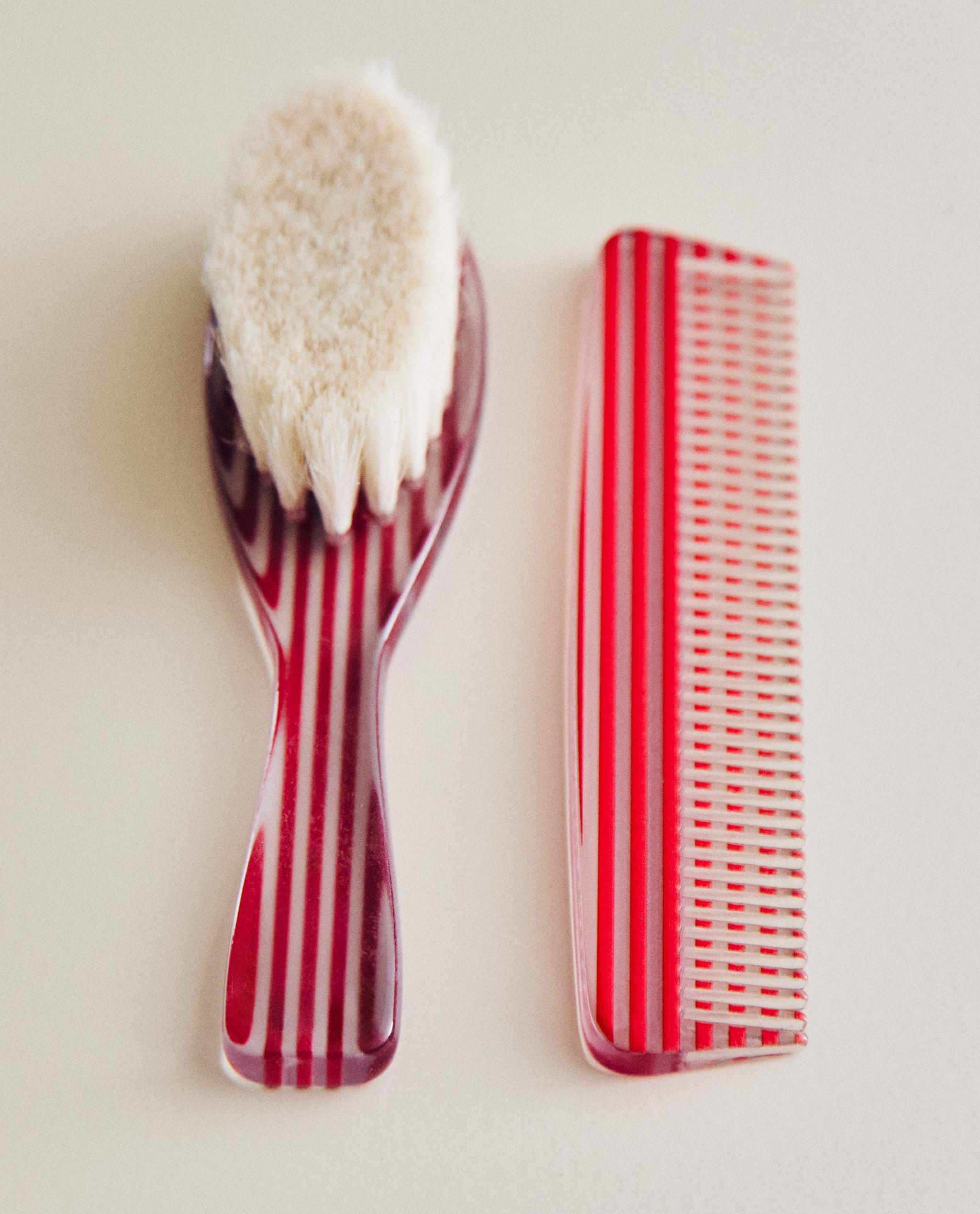 STRIPED BABY BRUSH AND COMB SET product thumbnail 8