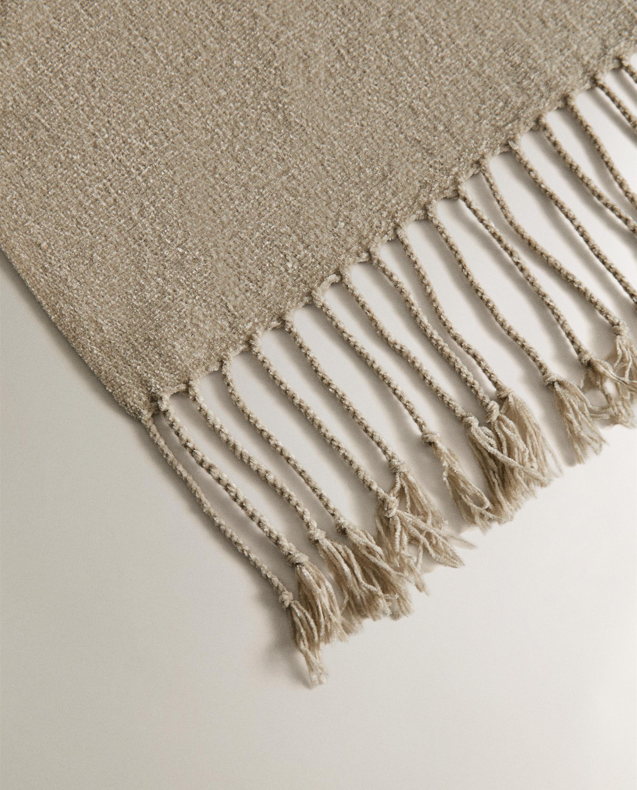 CHENILLE THROW