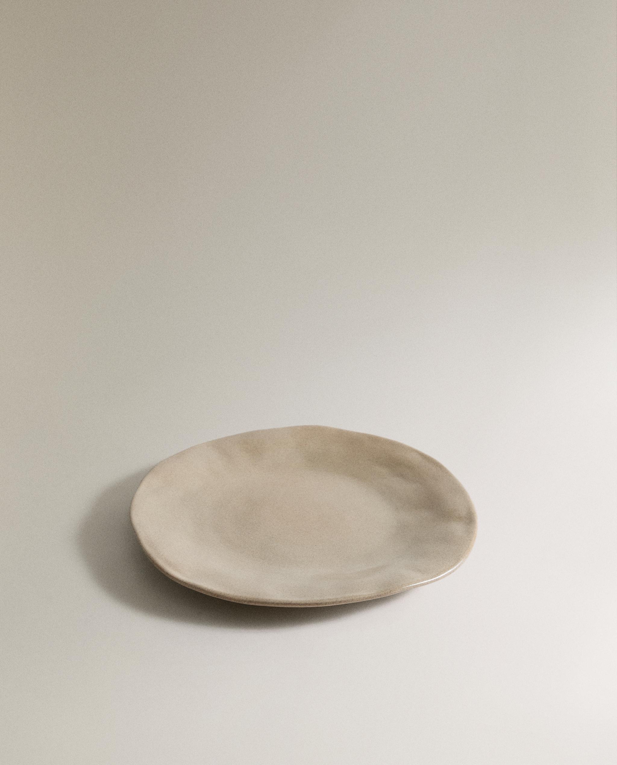 IRREGULAR STONEWARE DESSERT PLATE product thumbnail 2
