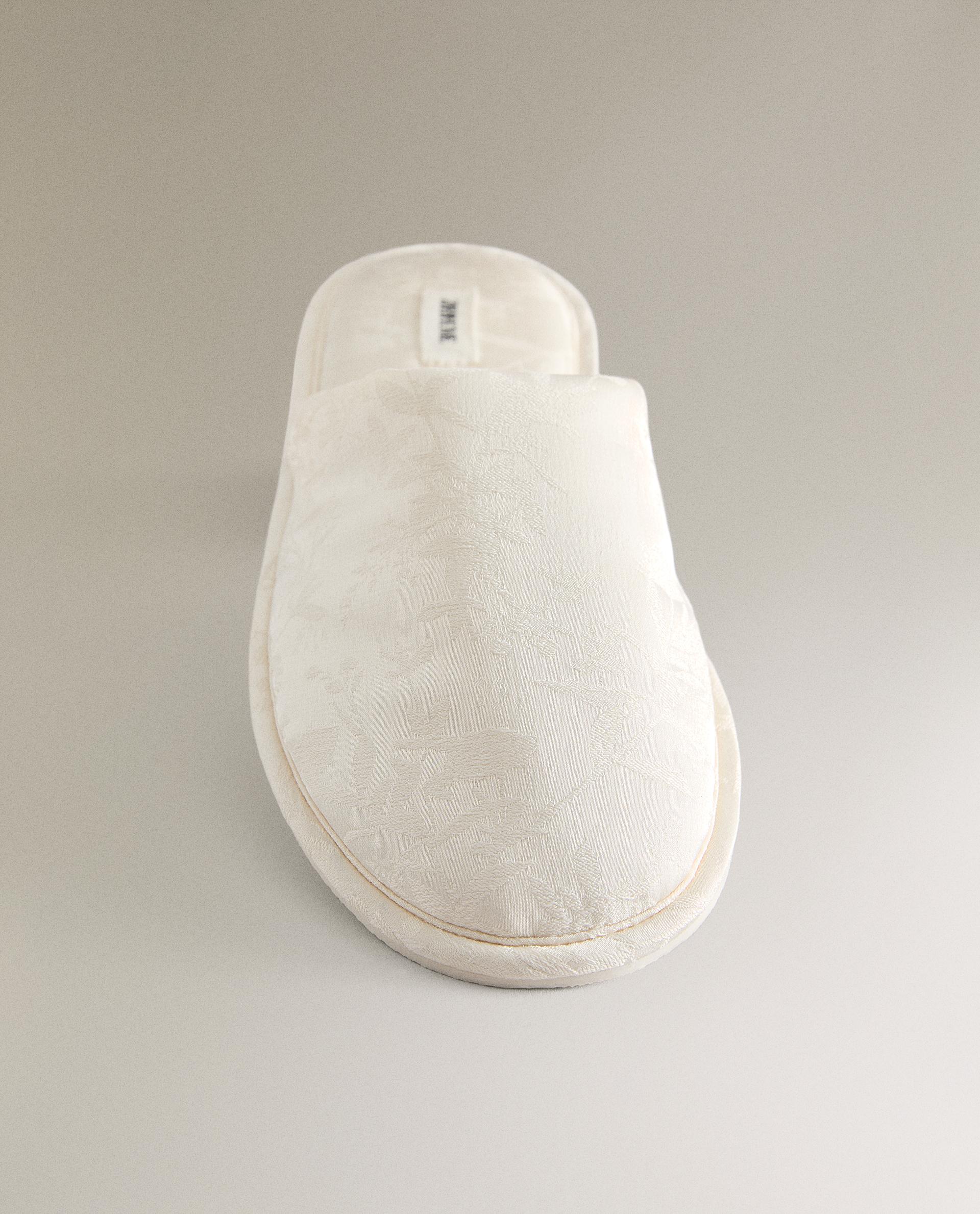 JACQUARD MULE SLIPPERS product thumbnail 4