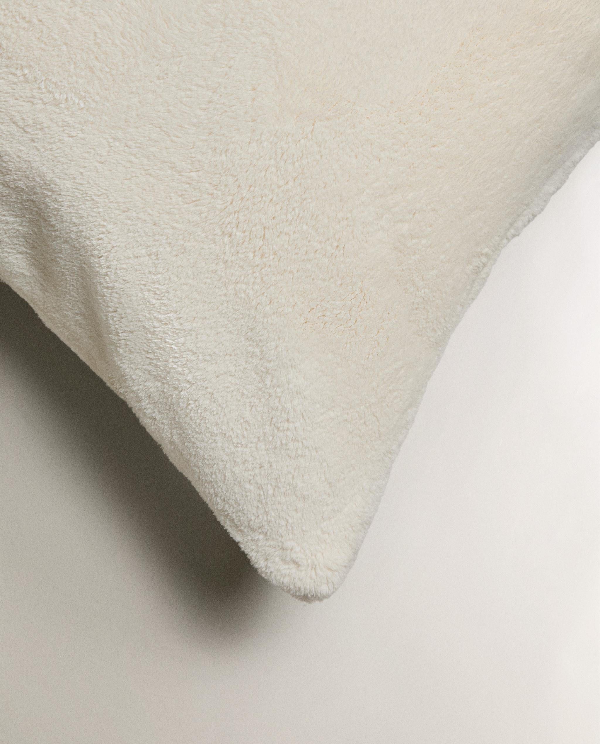 フェイクファー クッションカバー | Zara Home 日本/Japan