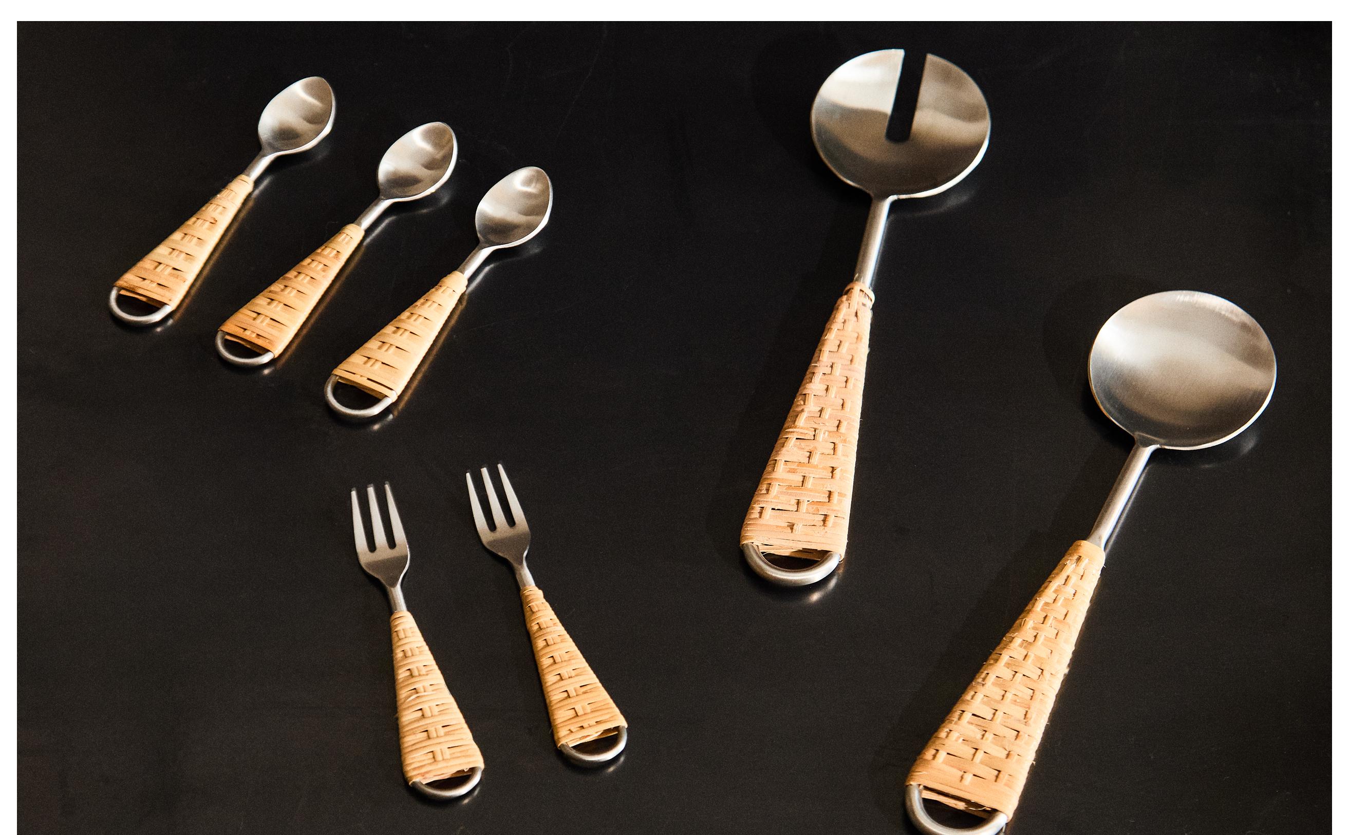 CUTLERY WITH RATTAN HANDLE