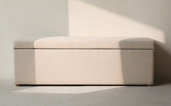 WOOD AND LINEN STORAGE BENCH