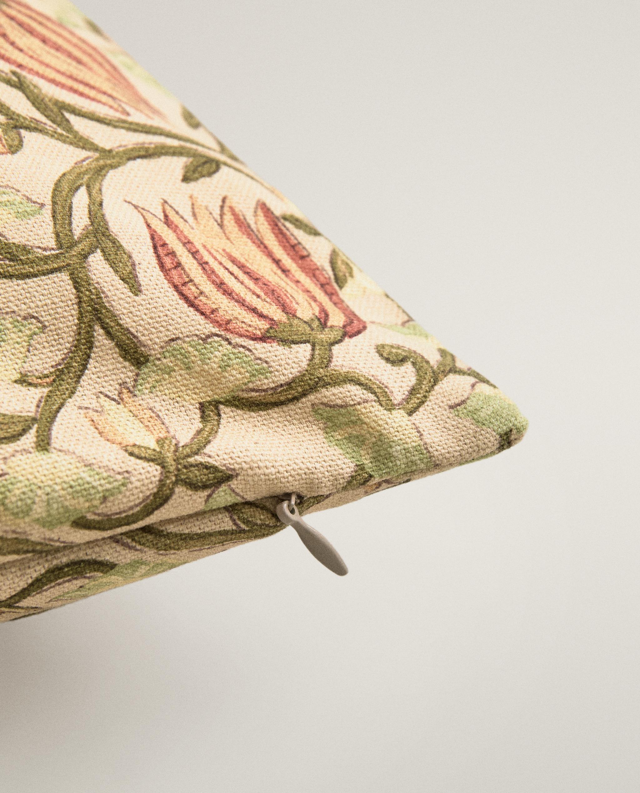 FLORAL PRINT CUSHION COVER product thumbnail 9