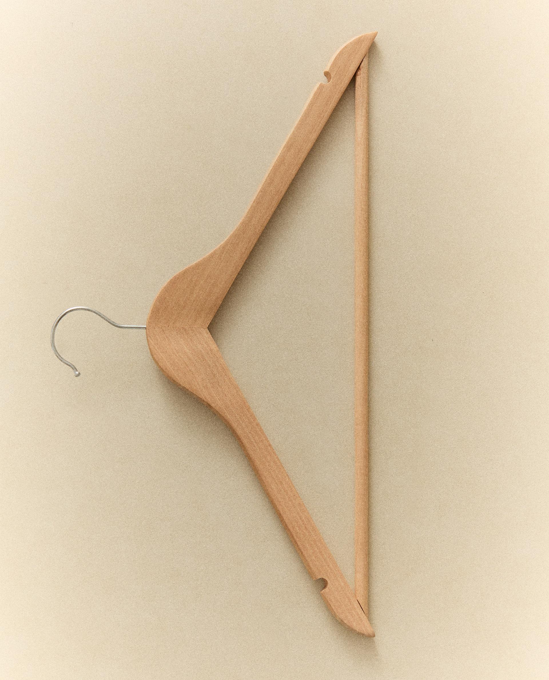 LACQUERED WOODEN HANGER (SET OF 3) | Zara Home United States
