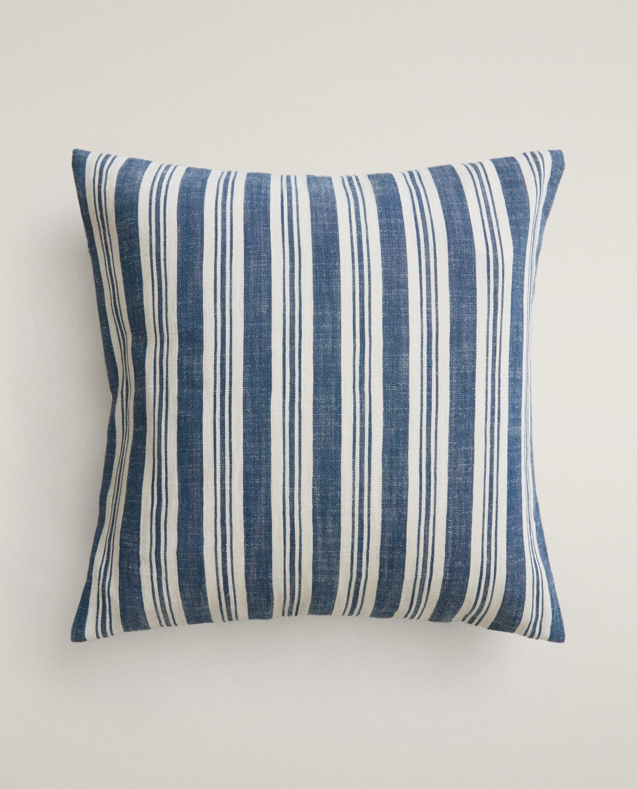 STRIPED CUSHION COVER product thumbnail 4