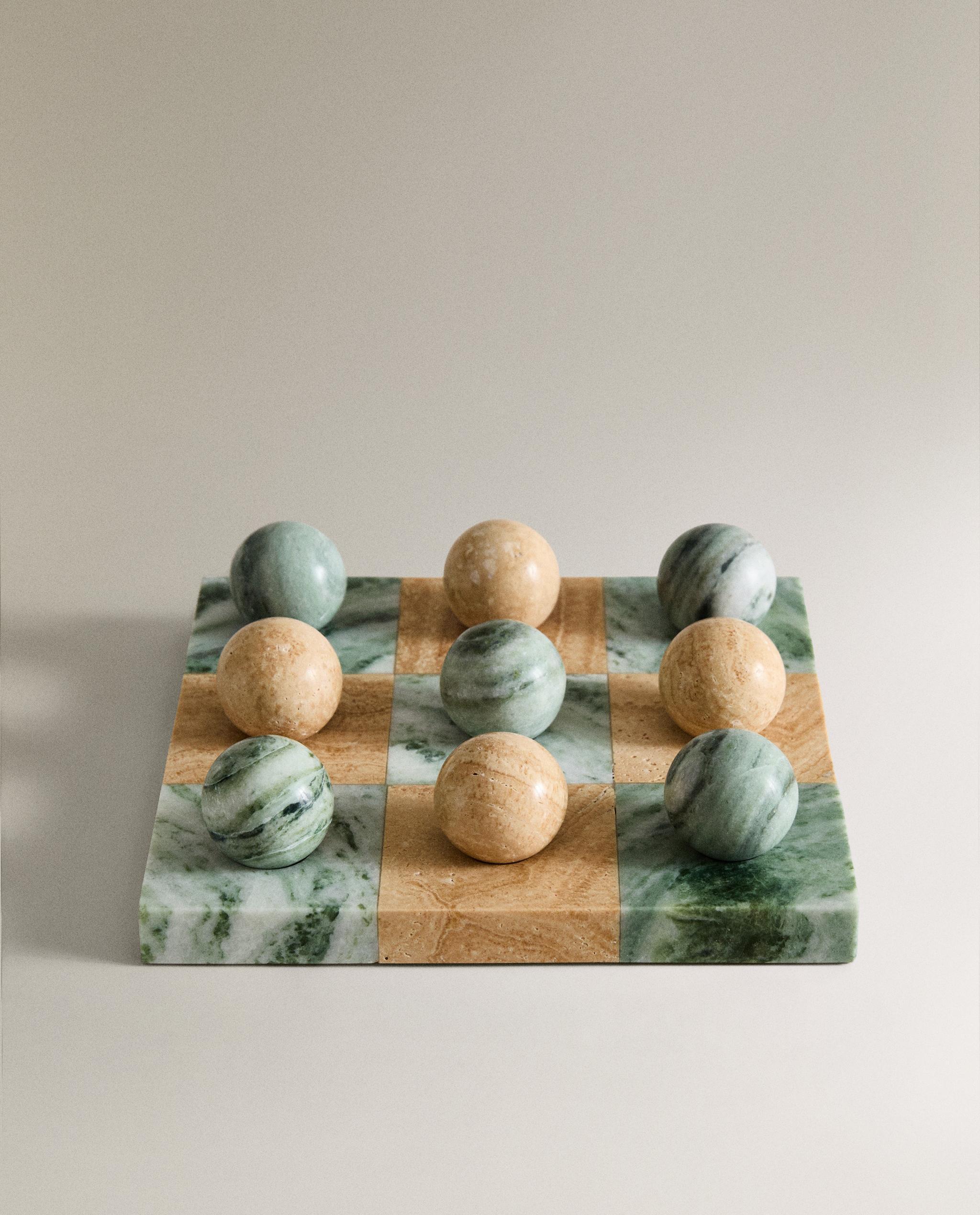 NOUGHTS AND CROSSES GAME product thumbnail 8