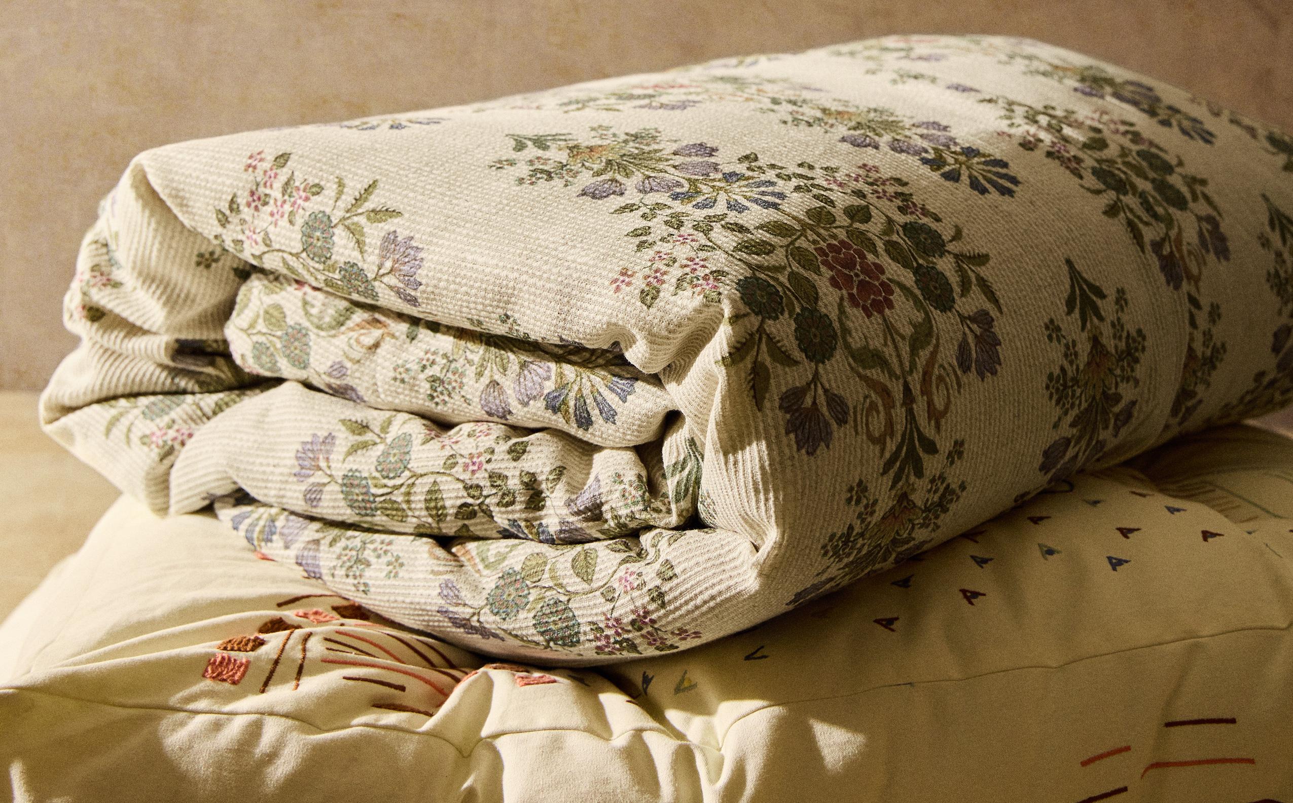FLORAL COTTON AND LINEN DUVET COVER