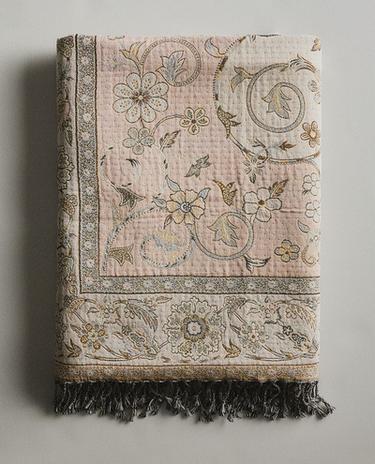 DECORATIVE FLORAL THROW