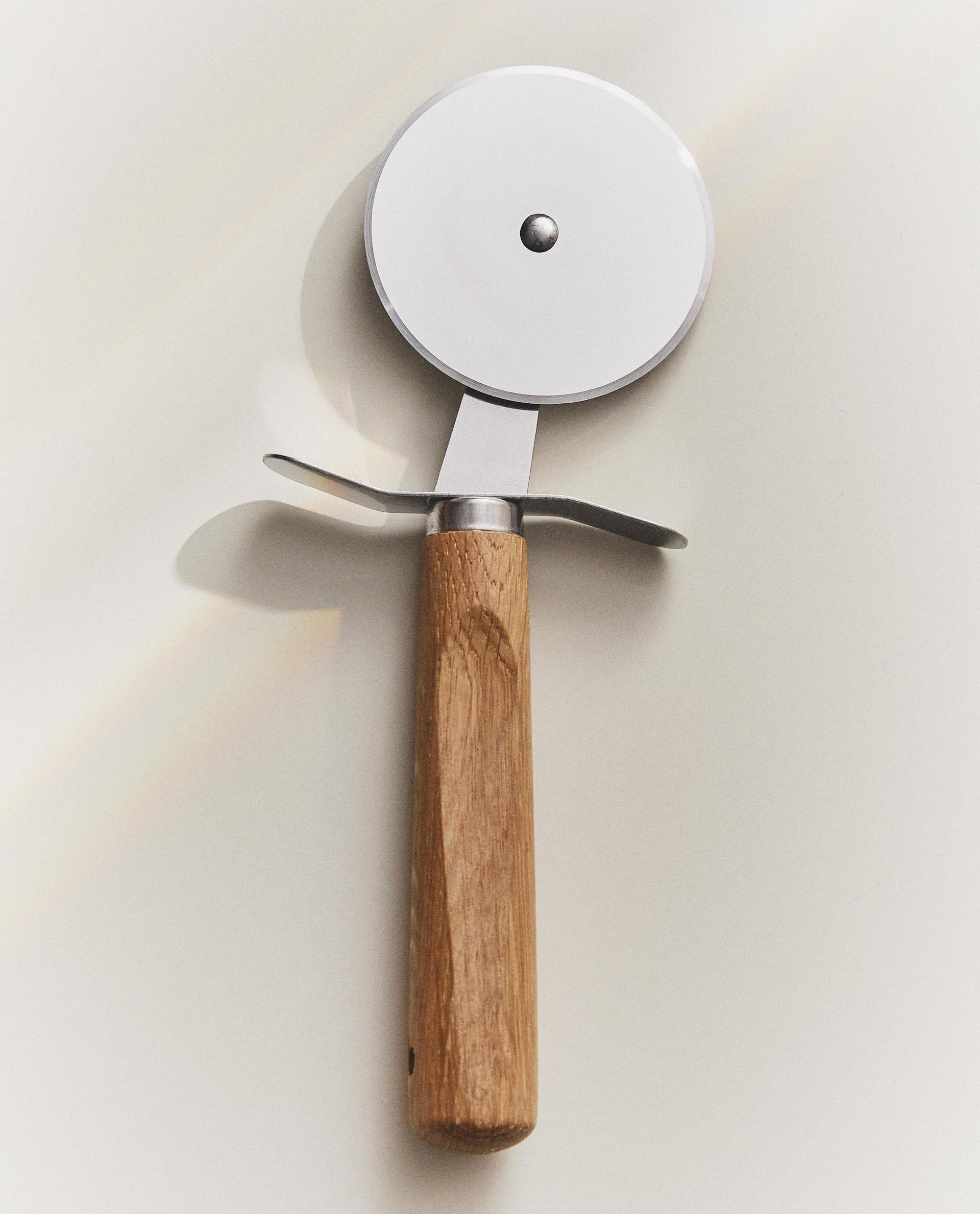 ROTELLE TAGLIAPIZZA MANICO LEGNO ROVERE ROTELLE TAGLIAPIZZA MANICO LEGNO ROVERE