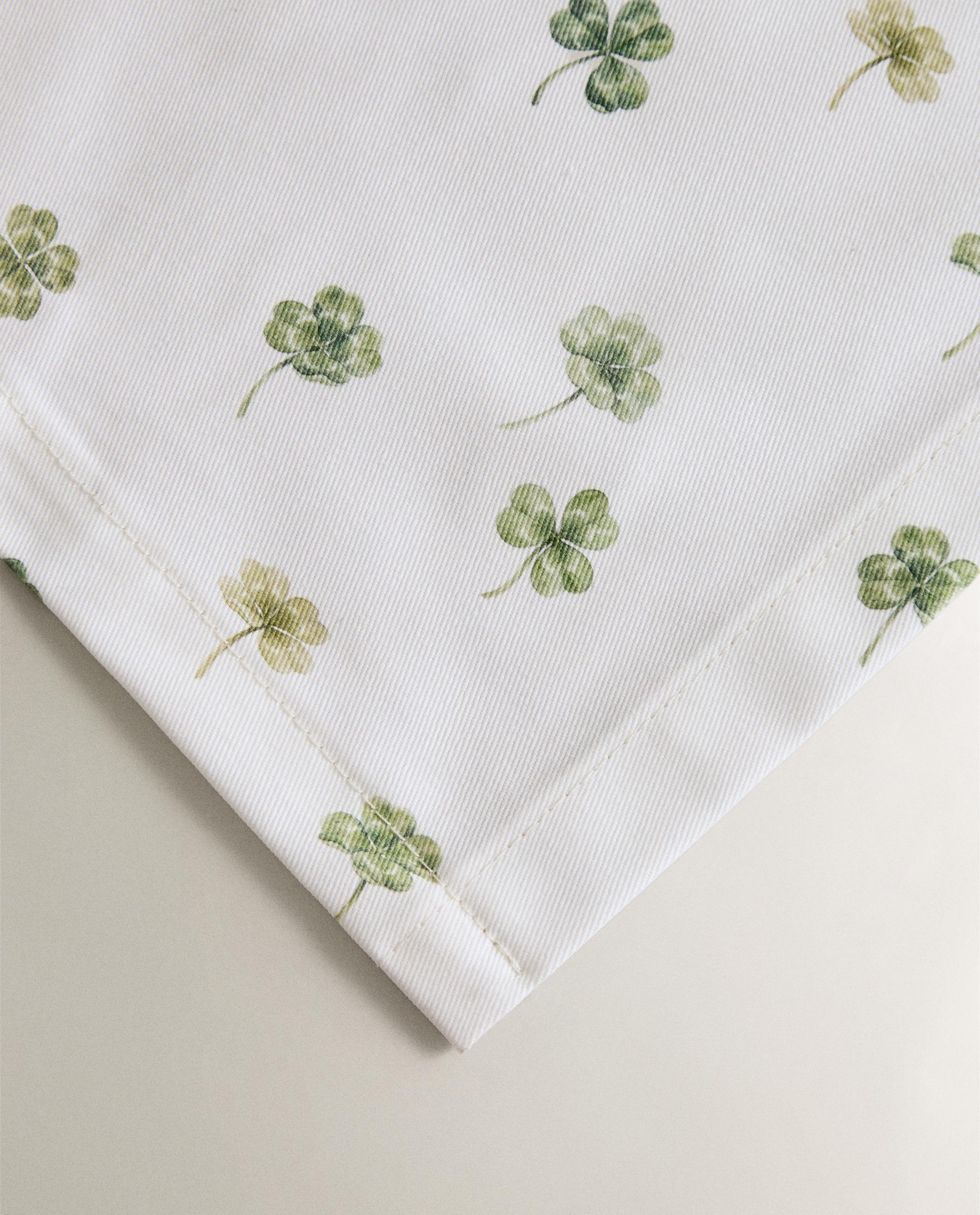 RESIN-COATED CLOVER TABLECLOTH product thumbnail 7