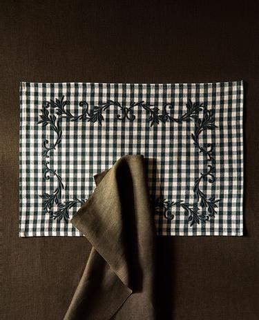 GINGHAM CHRISTMAS PLACEMAT