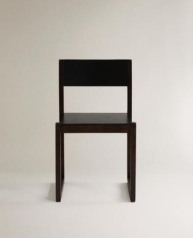 WOOD AND LEATHER FRAME CHAIR
