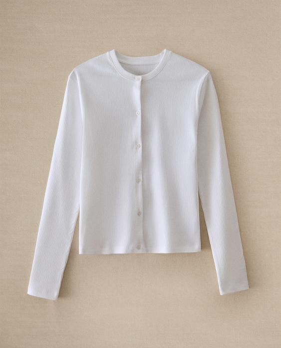 T-SHIRT MET LANGE MOUW EN KNOPEN T-SHIRT MET LANGE MOUW EN KNOPEN