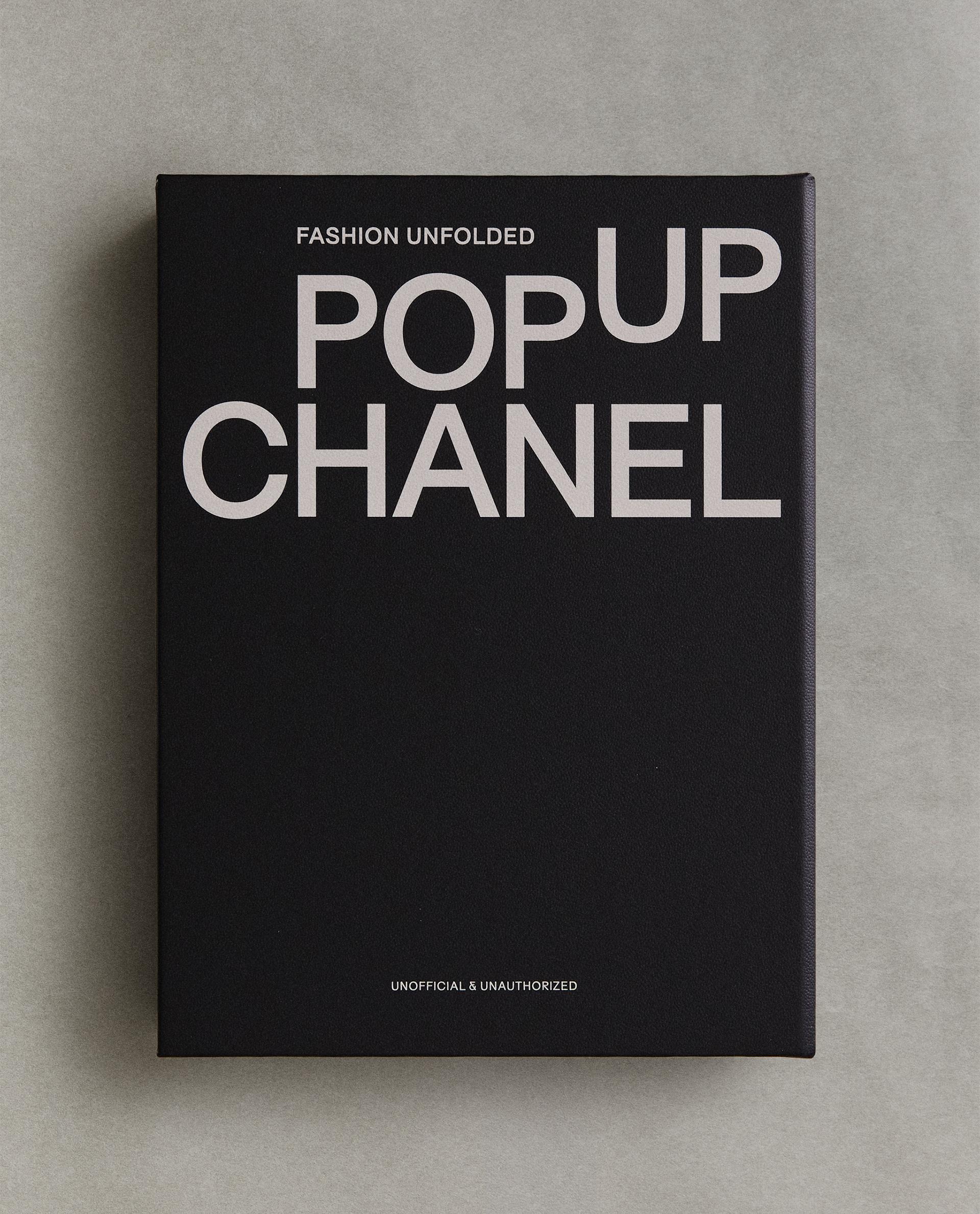 FASHION UNFOLDED "POP UP" BOOK (ENGLISH) FASHION UNFOLDED "POP UP" BOOK (ENGLISH)