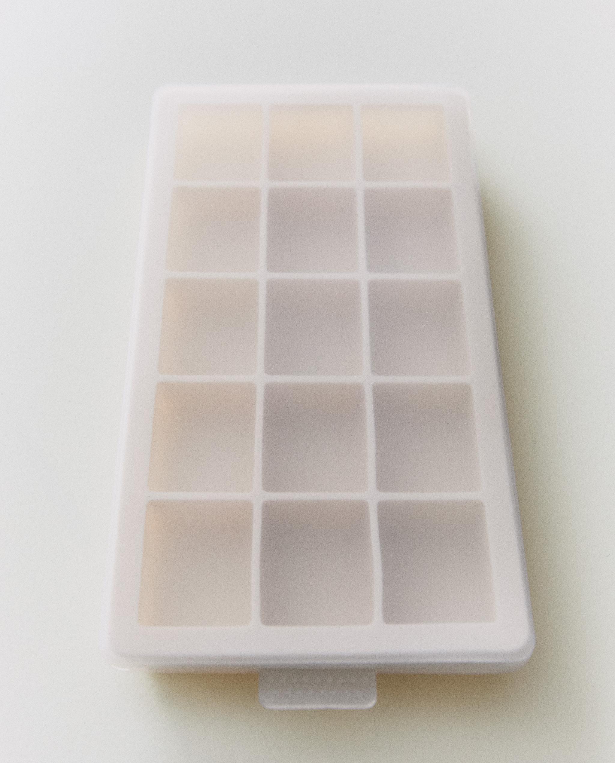 SILICONE ICE BUCKET TRAY WITH 15 ICE CUBES product thumbnail 7