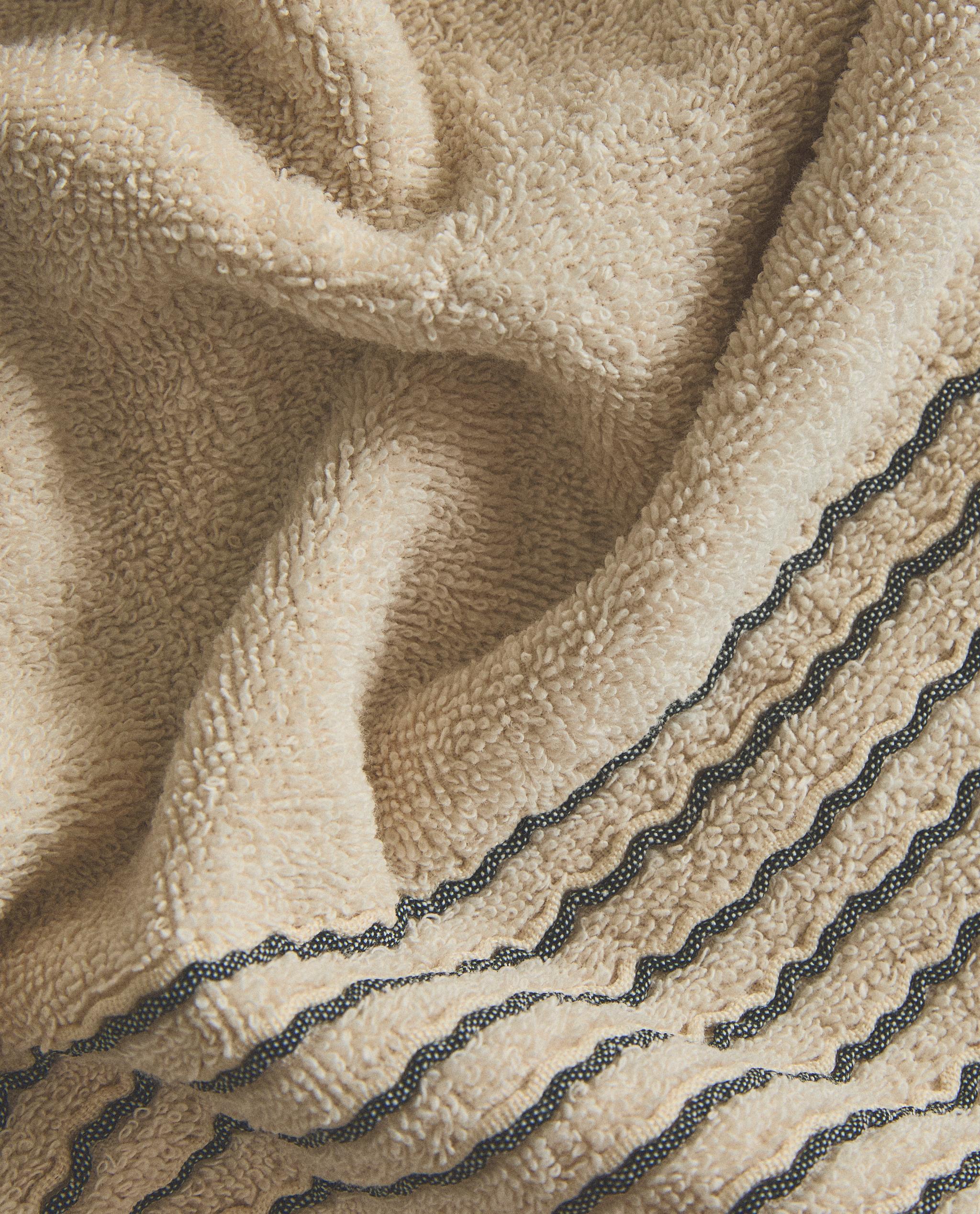 BATH TOWEL WITH PLEATED BORDER product thumbnail 5
