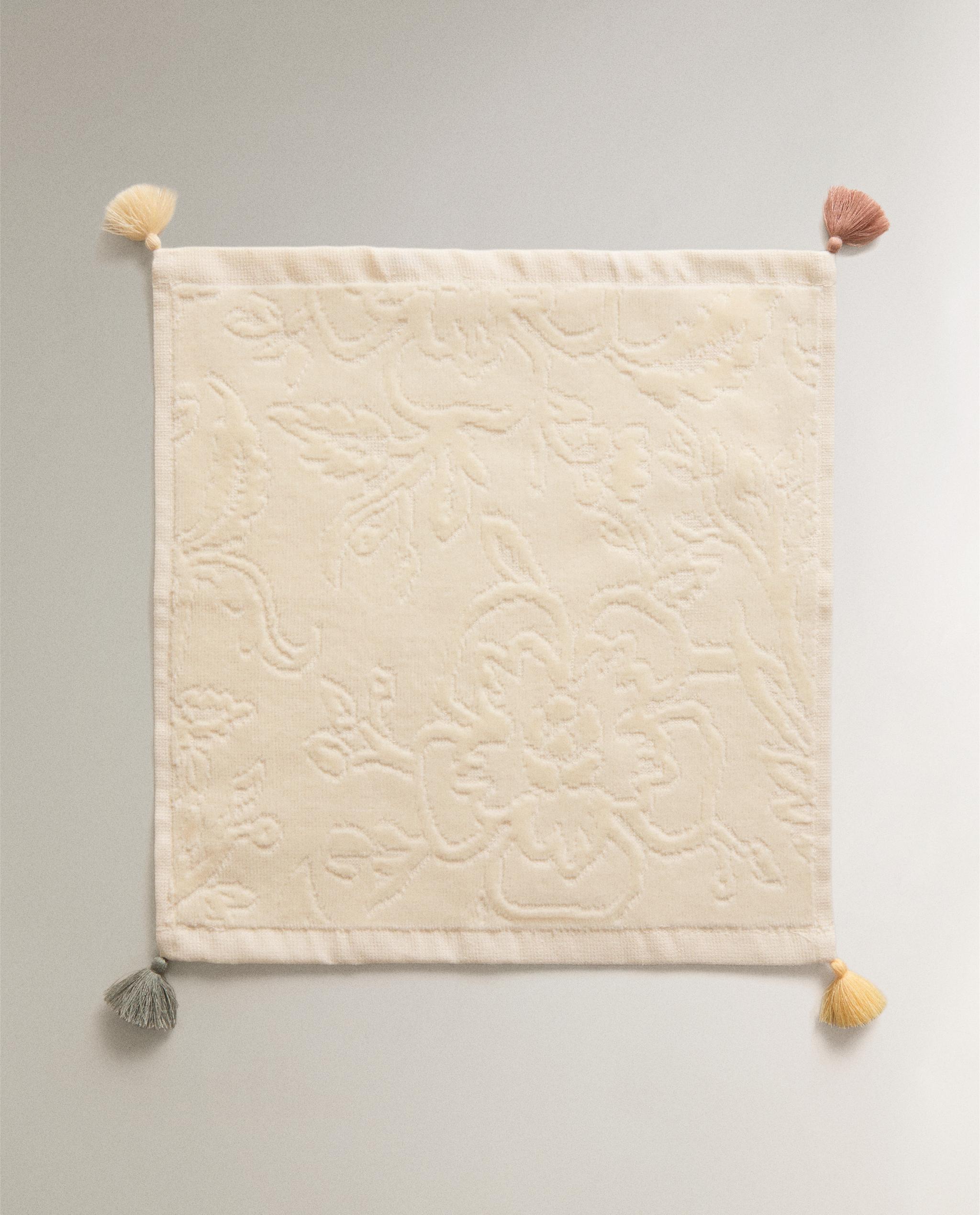 PACK OF HAND TOWELS WITH TASSELS (PACK OF 3) product thumbnail 3
