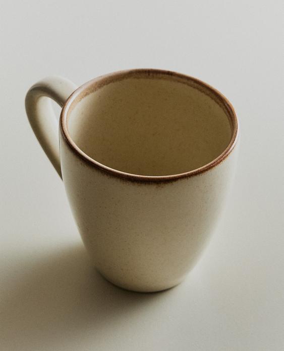 PORCELAIN MUG WITH ANTIQUE FINISH RIM PORCELAIN MUG WITH ANTIQUE FINISH RIM