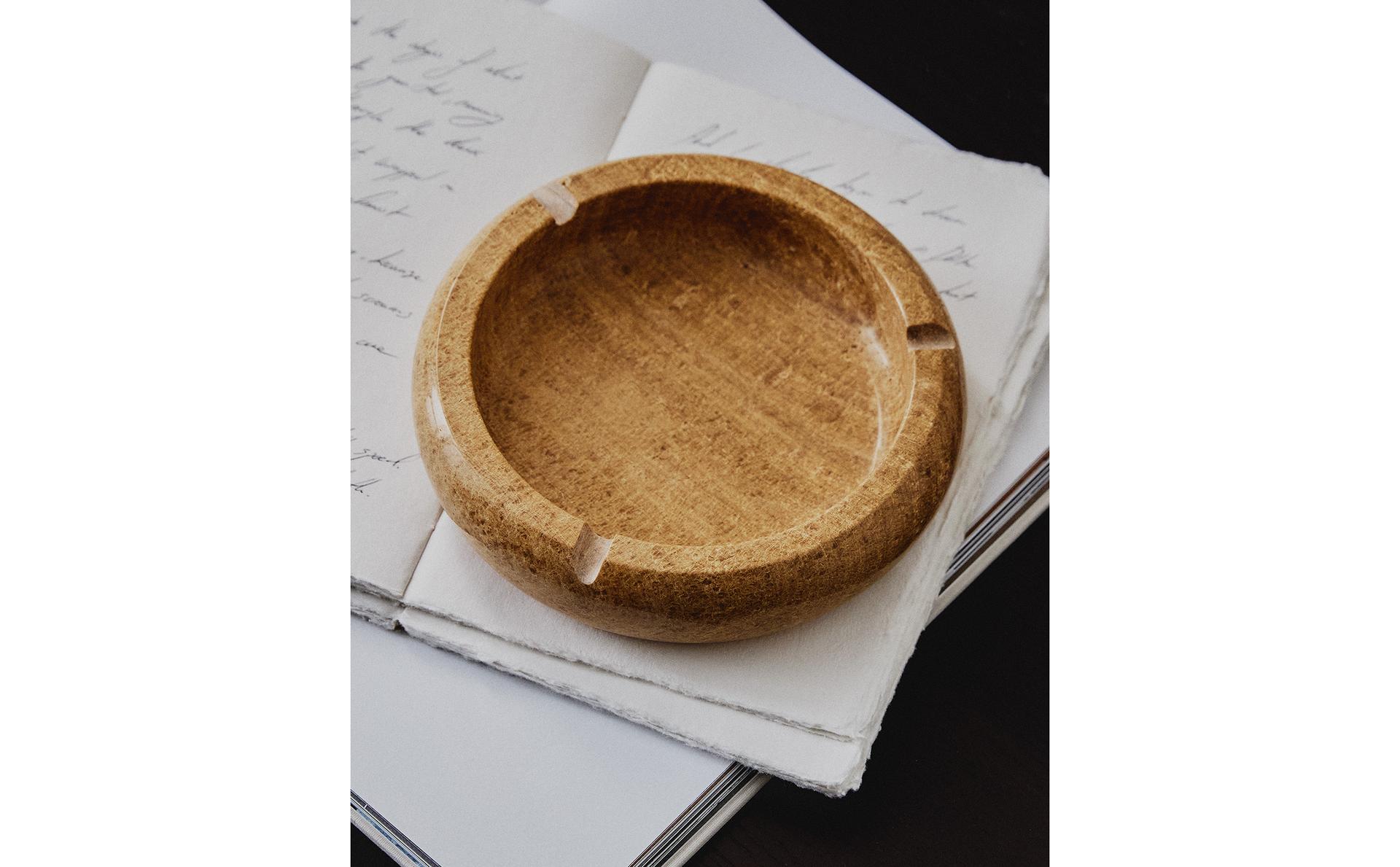 منفضة سجائر مستديرة رخام منفضة سجائر مستديرة رخام