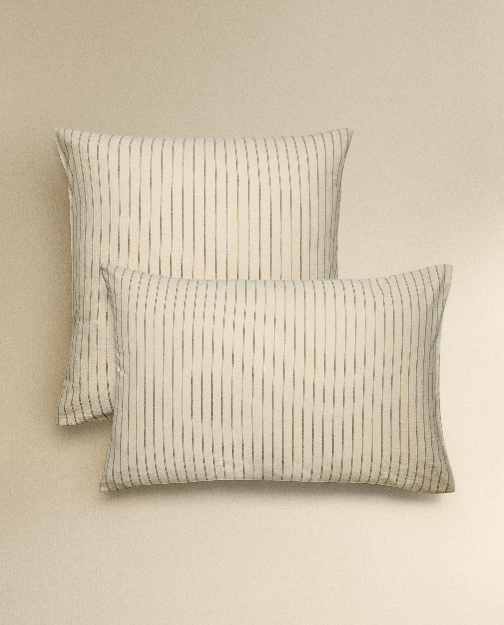 CRINKLE STRIPED COTTON PILLOWCASE CRINKLE STRIPED COTTON PILLOWCASE