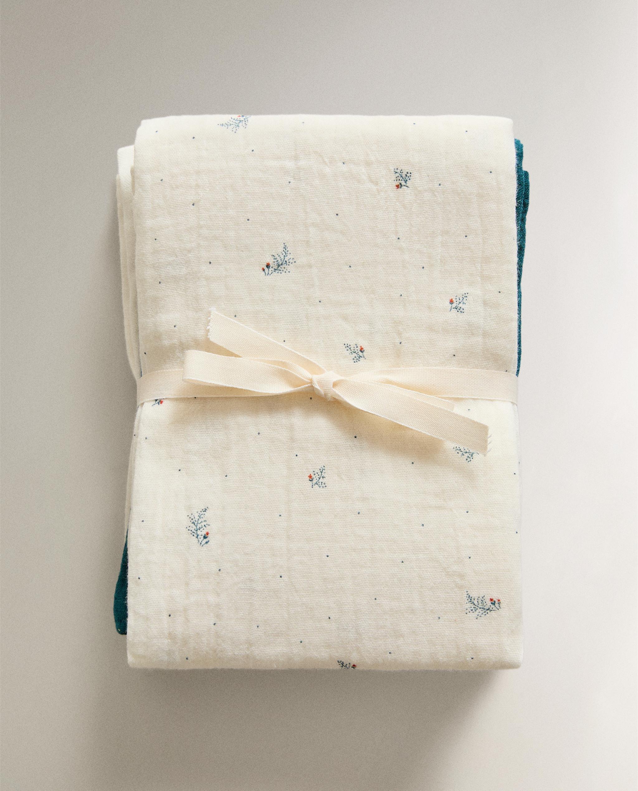 FLORAL BABY MUSLIN CLOTHS (PACK OF 3) product thumbnail 4