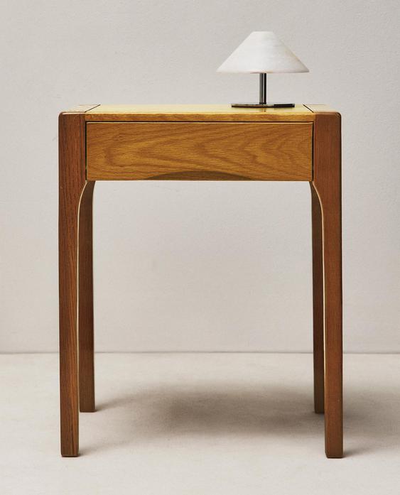 OAK BEDSIDE TABLE WITH DRAWER