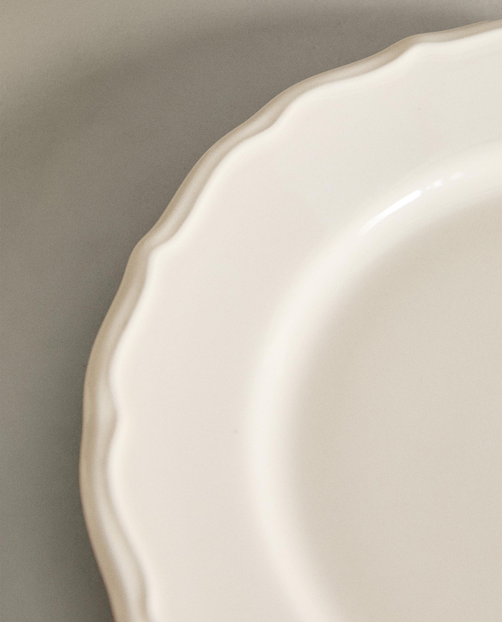 EARTHENWARE DESSERT PLATE WITH RAISED-DESIGN EDGE