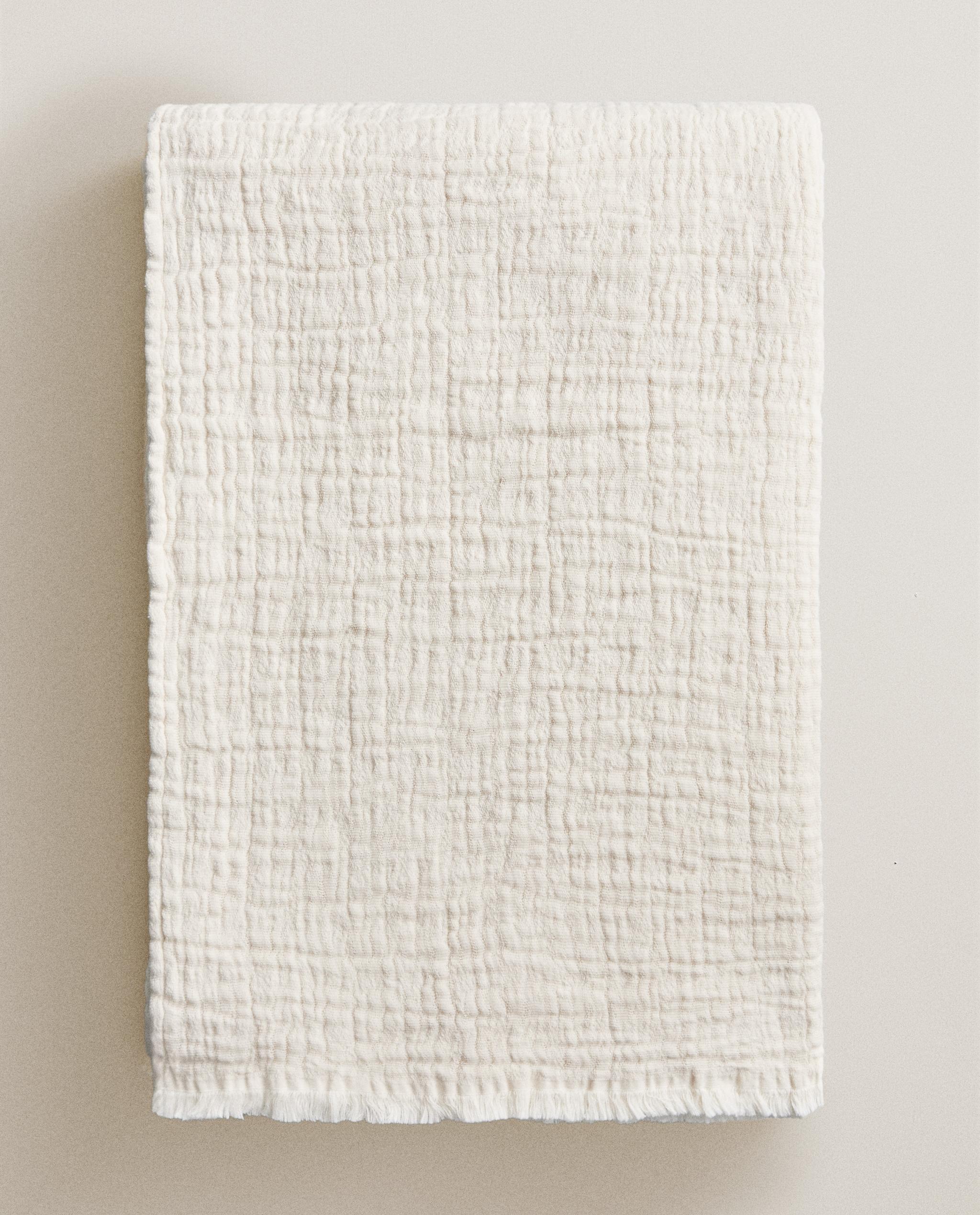 TEXTURED JACQUARD THROW product thumbnail 6