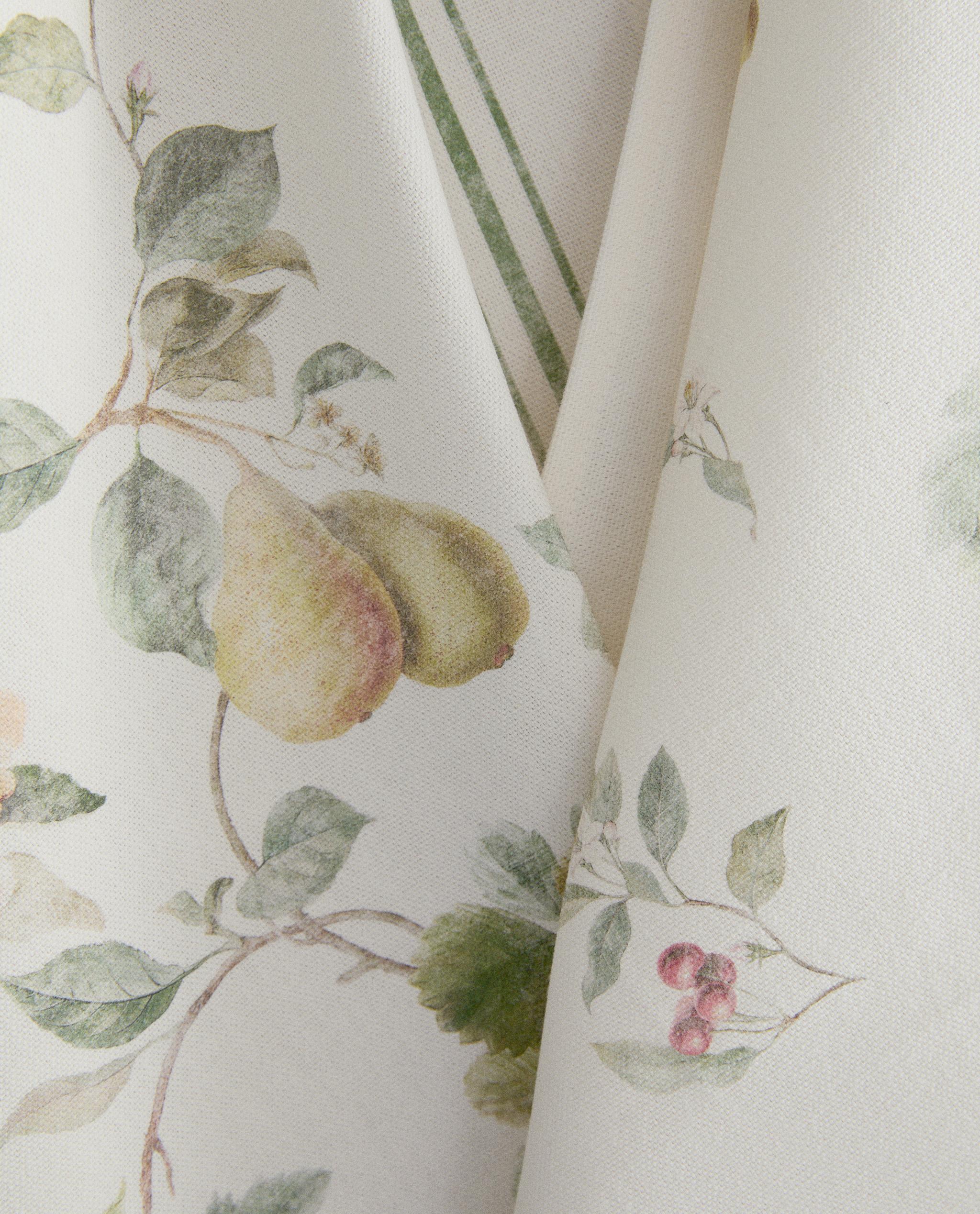 PACK OF FLORAL COTTON TEA TOWELS (PACK OF 2) product thumbnail 4