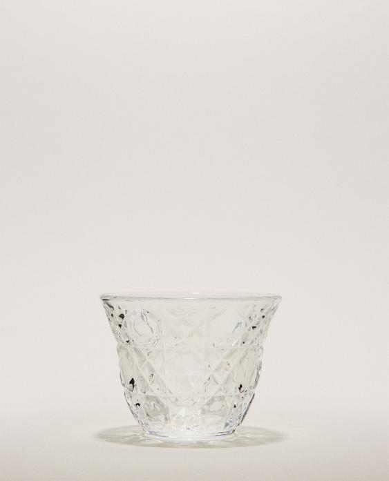 SMALL GLASS TUMBLER WITH RAISED DESIGN SMALL GLASS TUMBLER WITH RAISED DESIGN
