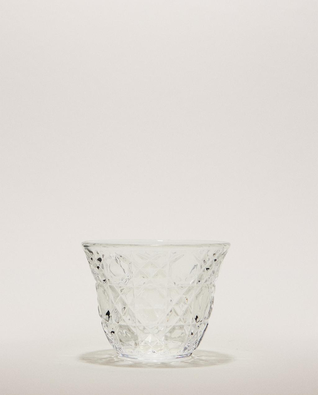 SMALL GLASS TUMBLER WITH RAISED DESIGN SMALL GLASS TUMBLER WITH RAISED DESIGN