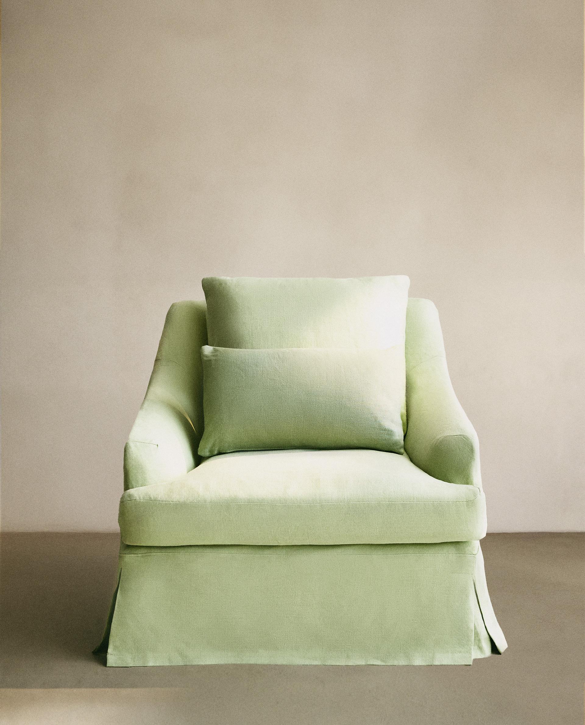ARMCHAIR 01