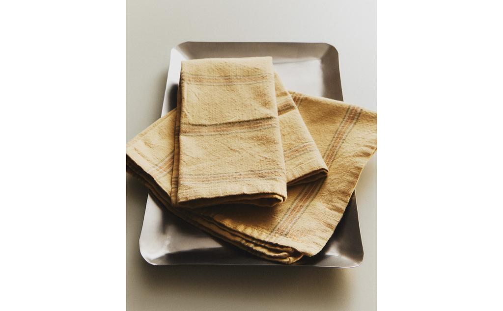 PACK OF STRIPED DYED THREAD NAPKINS (PACK OF 2) PACK OF STRIPED DYED THREAD NAPKINS (PACK OF 2)