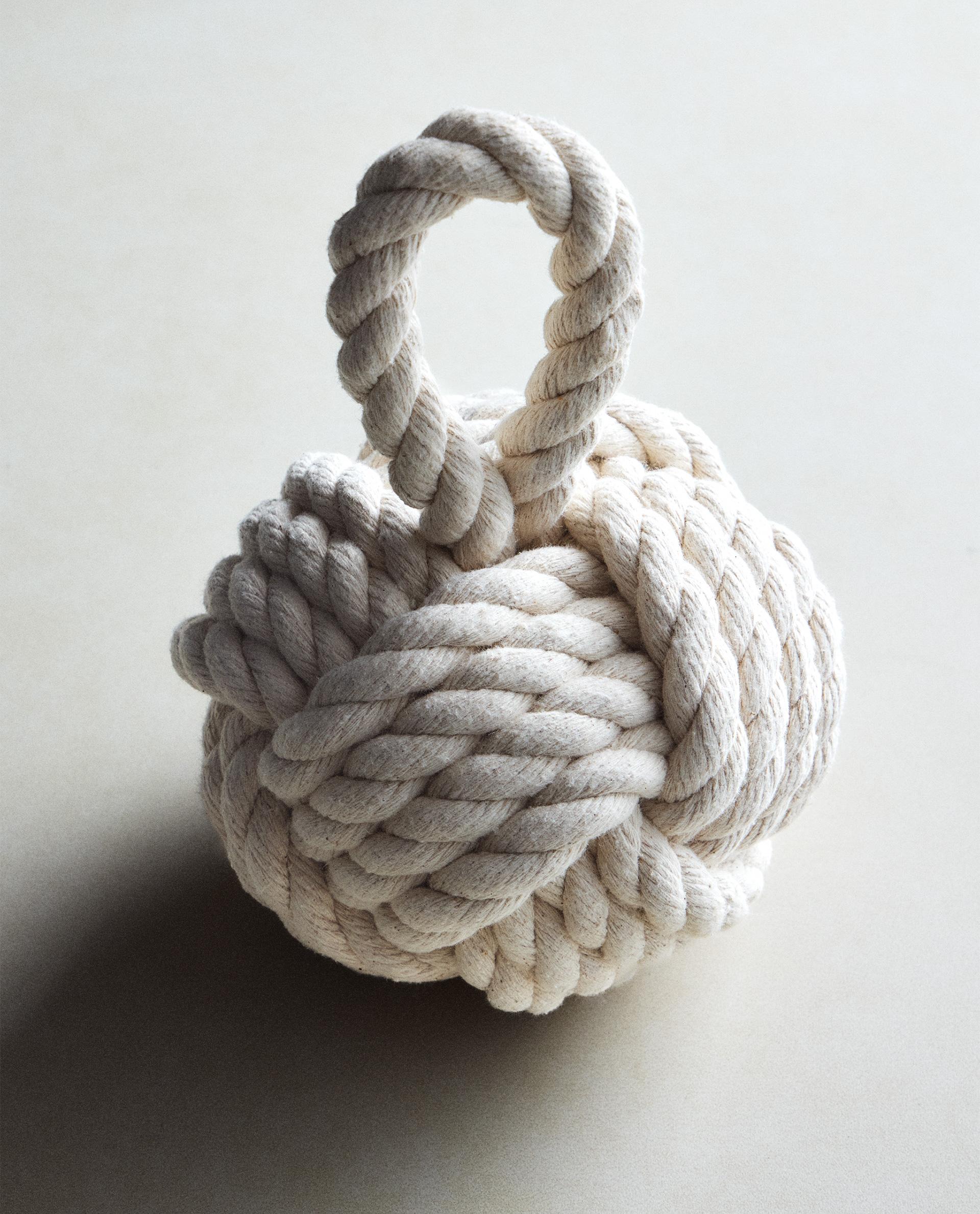 حاجز للباب مجدول حاجز للباب مجدول