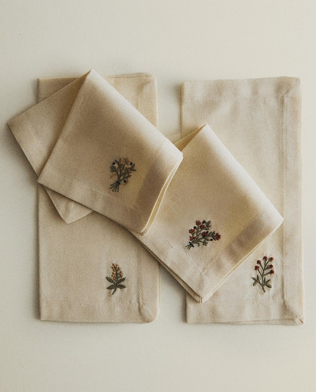 PACK SERVILLETAS BORDADO FLORES (PACK DE 4) PACK SERVILLETAS BORDADO FLORES (PACK DE 4)